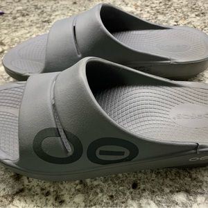 Oofos unisex sandals